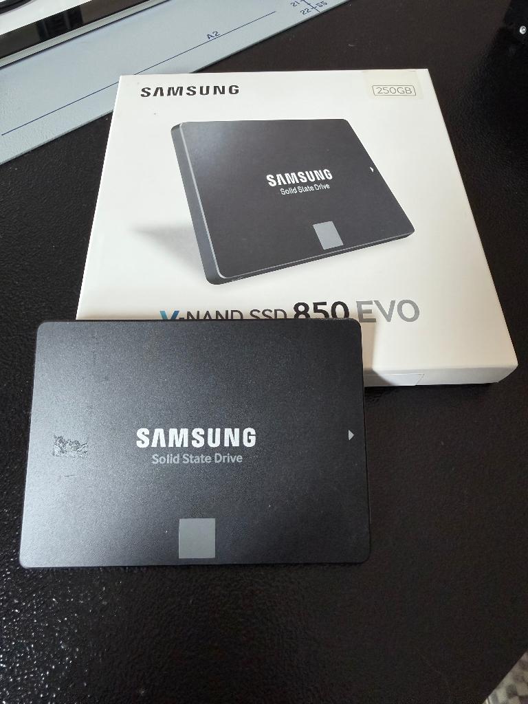 [LOT DE 2] SSD Samsung 850 EVO 250 Go – Boîtes d’origine, Ophalen, Gebruikt, 250 Go, Samsung