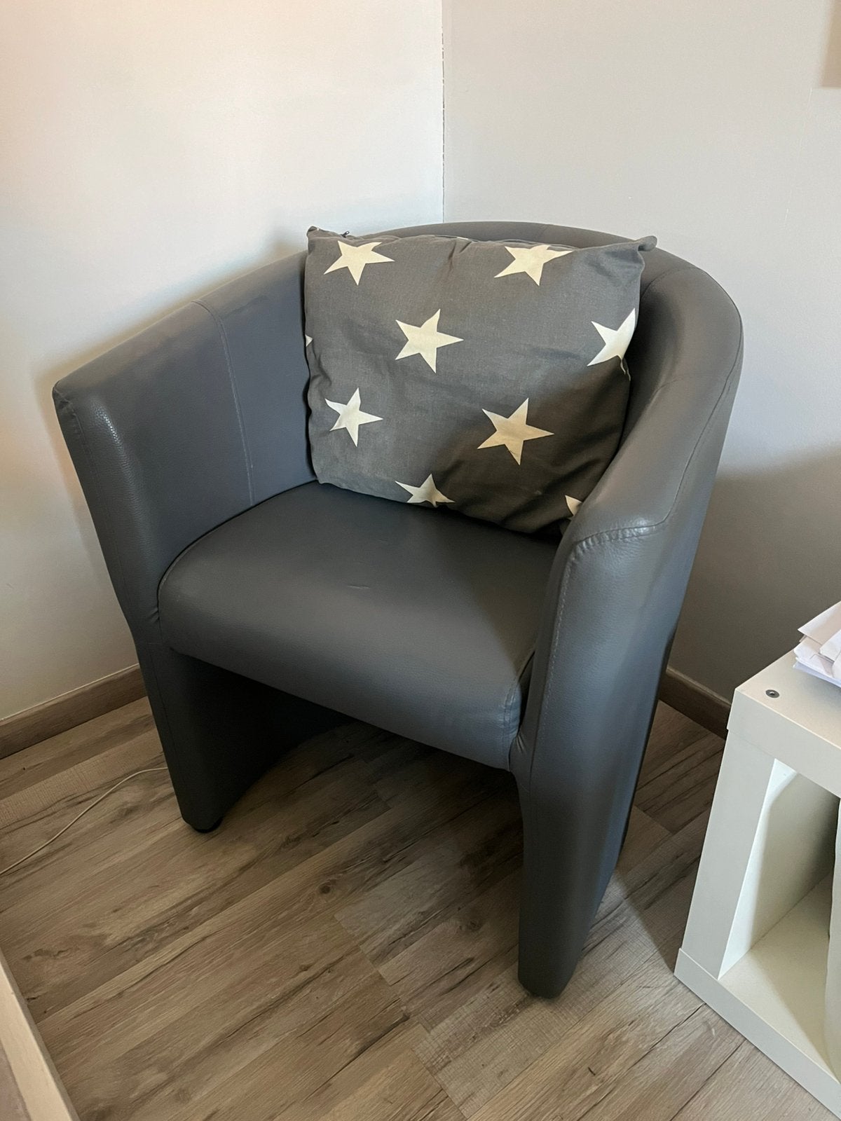 Fauteuil gris avec coussin, Maison & Meubles, Enlèvement, Utilisé