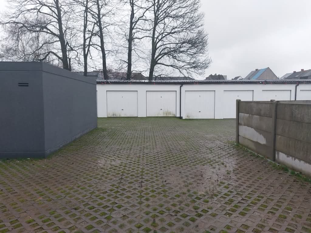 Extra ruime garagebox te huur in Wetteren