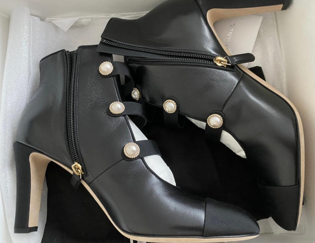 CHANEL LEREN LAARSJES MAAT 39, (NEW €2.200) AUTHENTIEK💛💛💛, Verzenden, Zwart, Lage of Enkellaarzen, Zo goed als nieuw