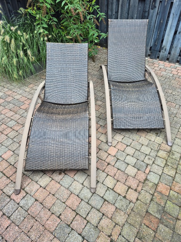 Set van 2 verstelbare ligstoelen in gevlochten hars, Ophalen, Gebruikt, Wicker, Verstelbaar