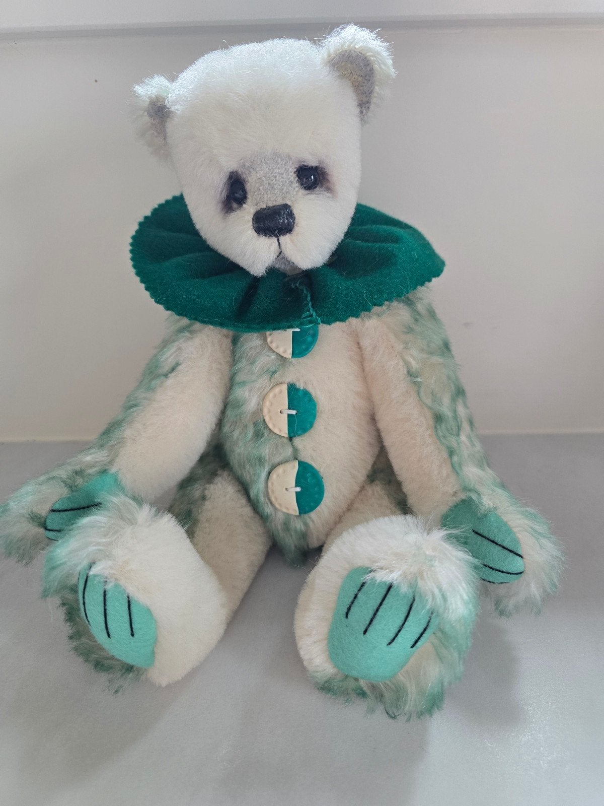 Handmade Teddybeer van pluche., Ophalen of Verzenden, Zo goed als nieuw, Beer, Middelgroot (20 tot 80 cm)