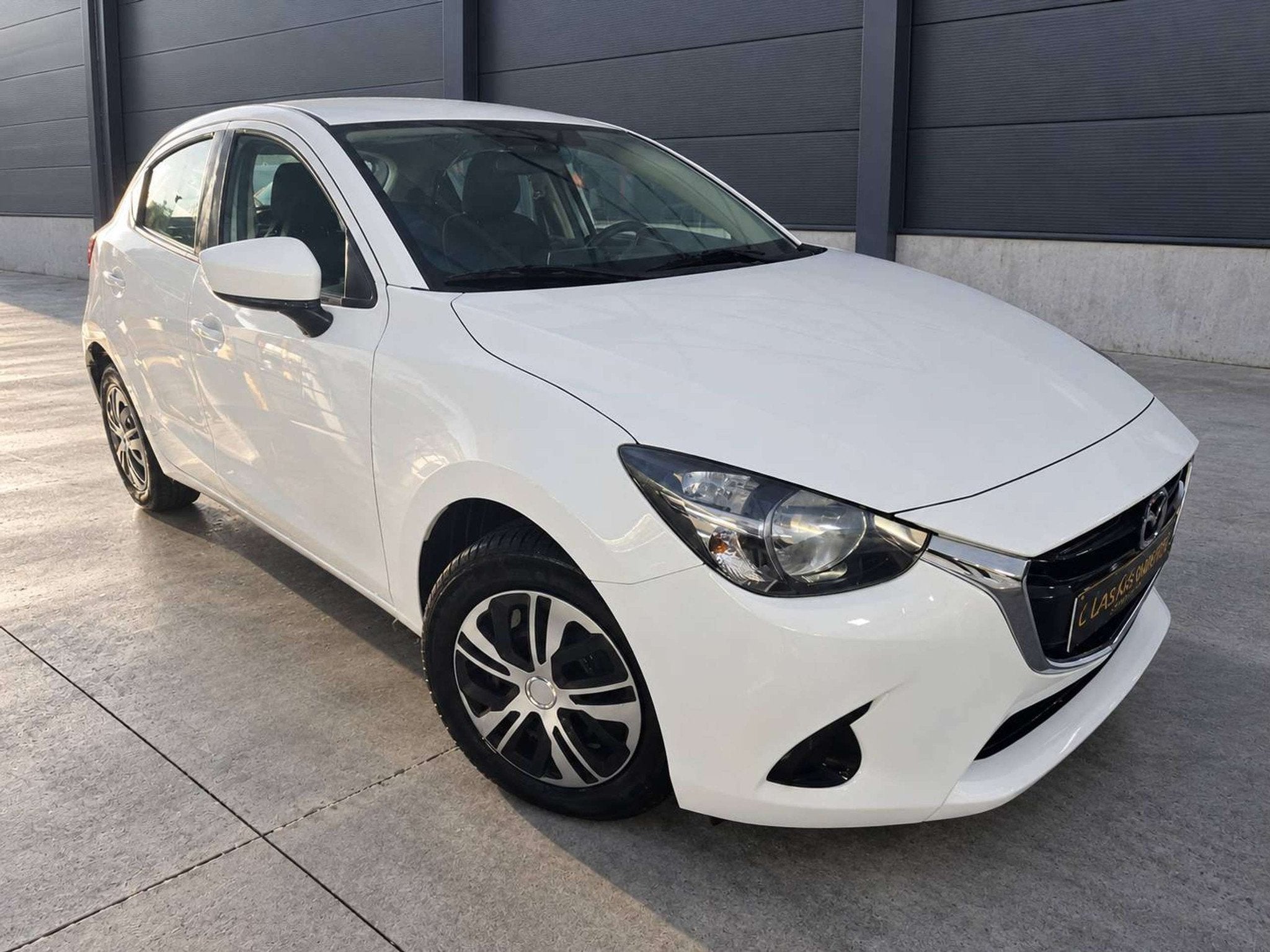 Mazda 2 1.5i Skyactiv-G / 56000 KM / FAIBLE TAXE / 1ER MAIN, Achat, Entreprise, 5 portes, https://public.car-pass.be/vhr/fd08f967-920e-42c0-9d32-4e726249cd9c