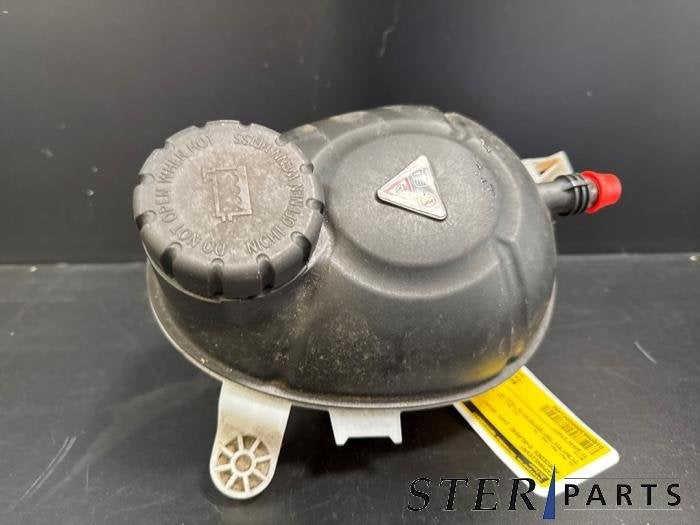 Réservoir d'expansion d'un Mercedes C-Klasse, 3 mois de garantie, Utilisé, -, -