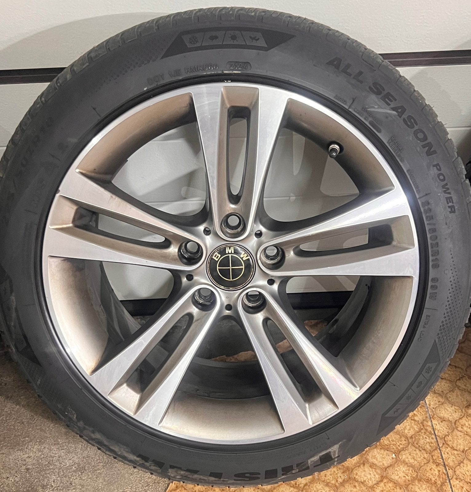 4 Jantes Origine BMW 18" + Pneus 4 Saisons + Capteurs, Ophalen, 18 inch, All Season, Band(en)