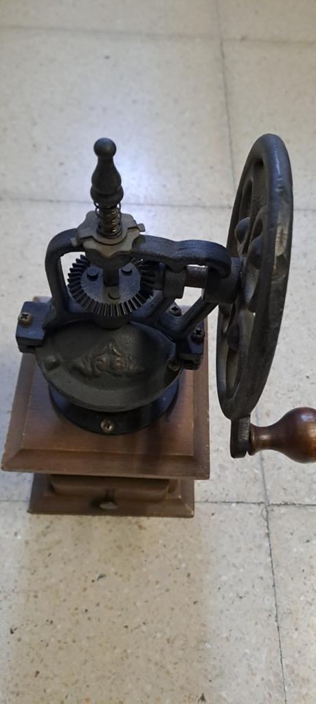 Ancien moulin à café, Enlèvement ou Envoi