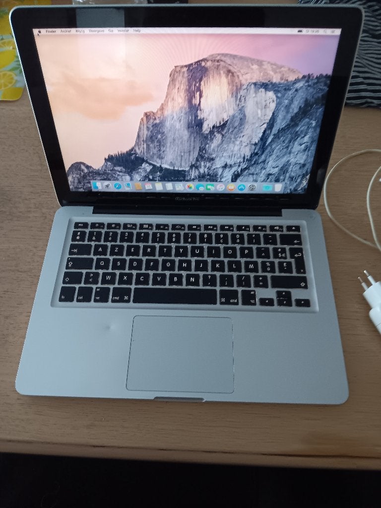 macbook pro met 4 ram en 125 gb ssd en opdader, Informatique & Logiciels, Apple Macbooks, Utilisé, 4 GB, 128 GB ou moins, Enlèvement