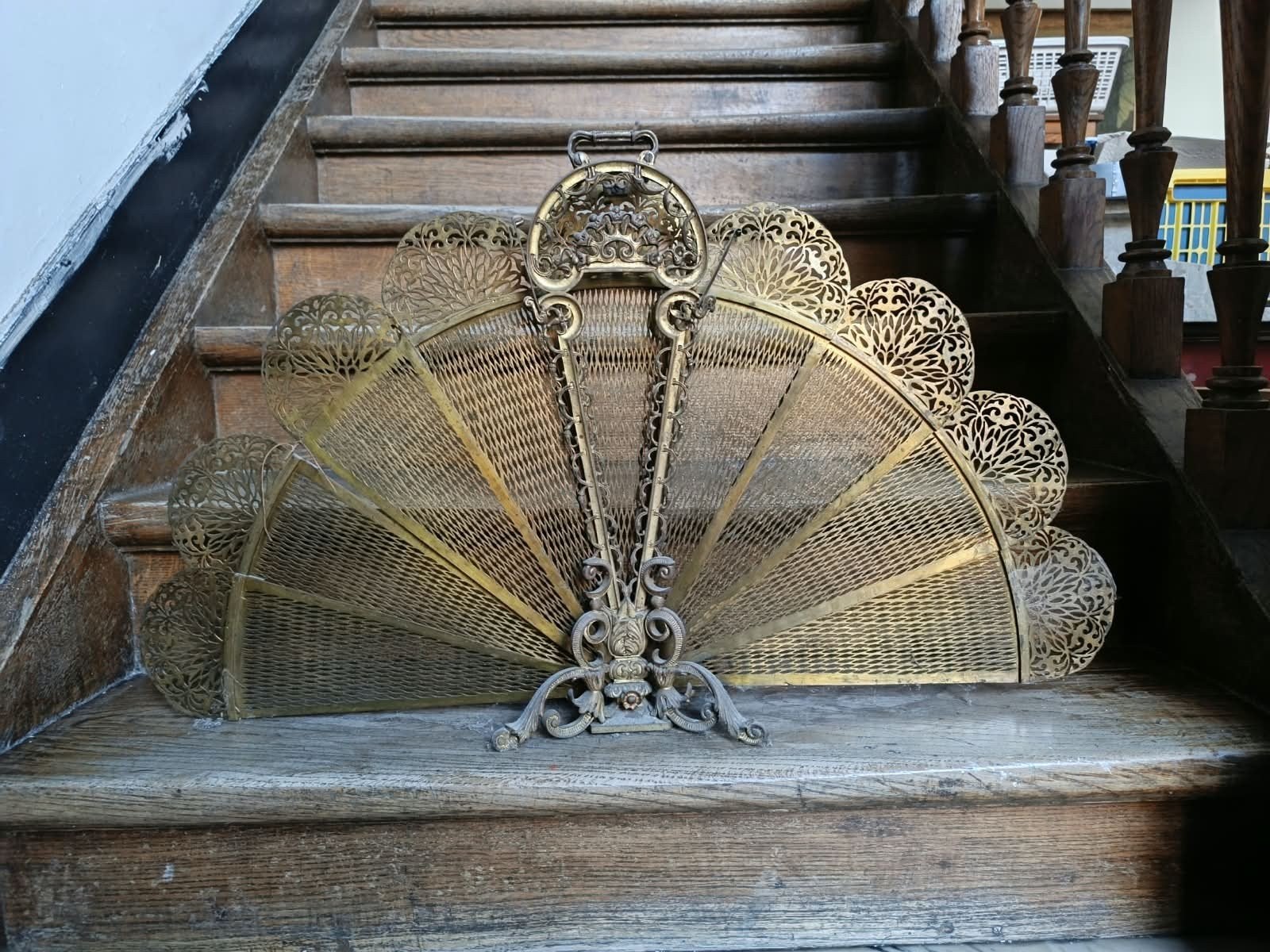 haardscherm, Ophalen
