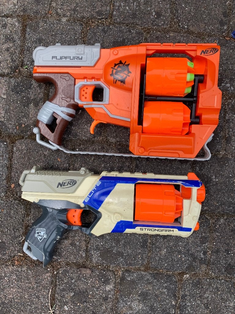 2 Nerf geweren  Flipfury N-Strike Elite pijltjes riem vestje, Ophalen, Gebruikt