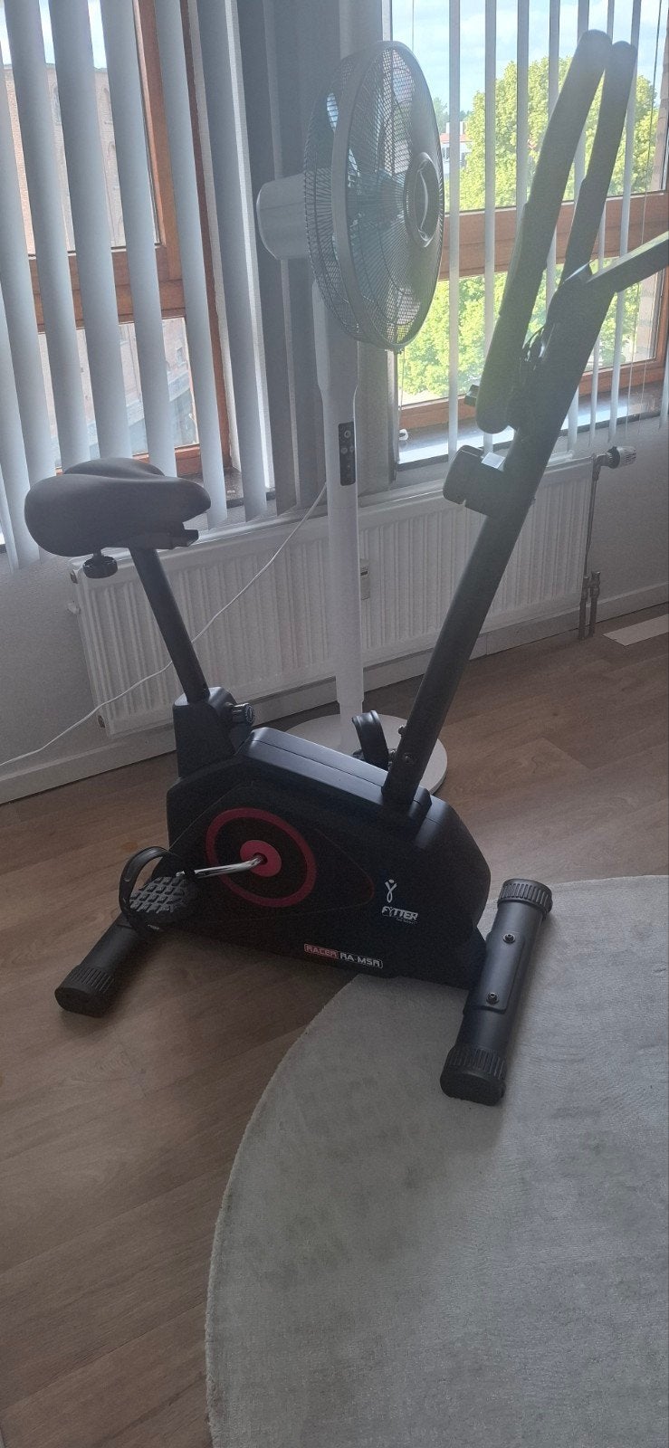 Vélo appartement nikel, Enlèvement