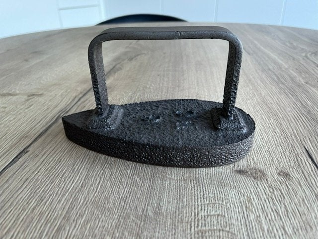 Antiek gietijzeren strijkijzer, Antiek en Kunst, Ophalen of Verzenden