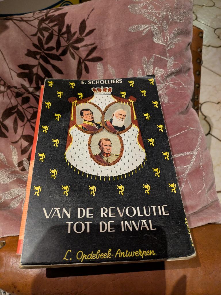 Van de revolutie tot de inval, Ophalen of Verzenden, Gebruikt, Tijdschrift of Boek