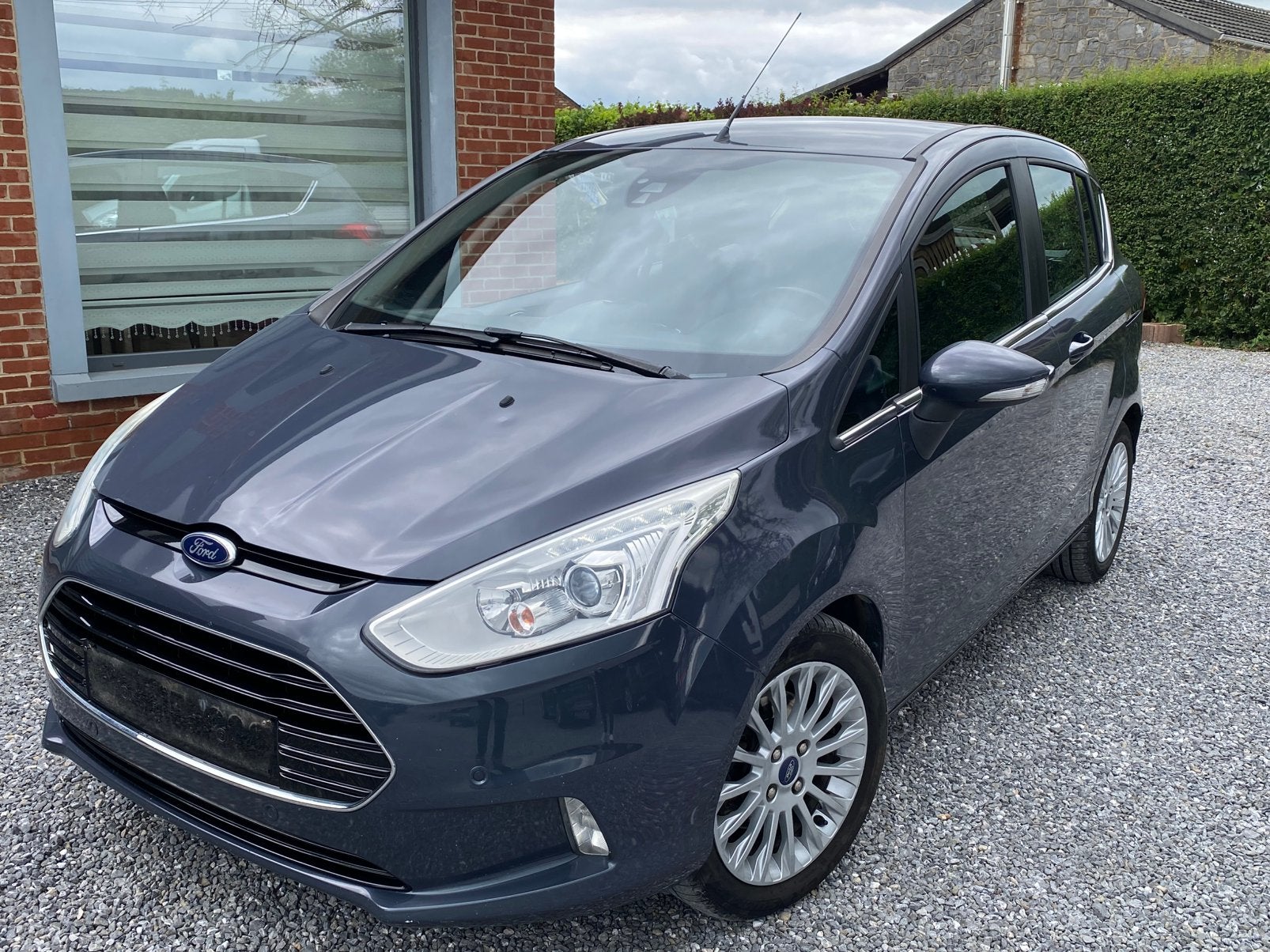 Ford B-max 1.5 TDCI Prête à immatriculé, Achat, Entretenue par le concessionnaire, Noir, 5 portes