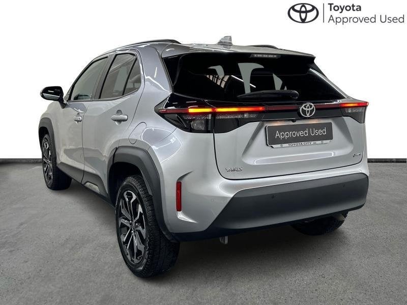 Toyota Yaris Cross Active Plus | Winter & Park P, Autos, Toyota, Achat, Euro 6, Autres couleurs, Noir