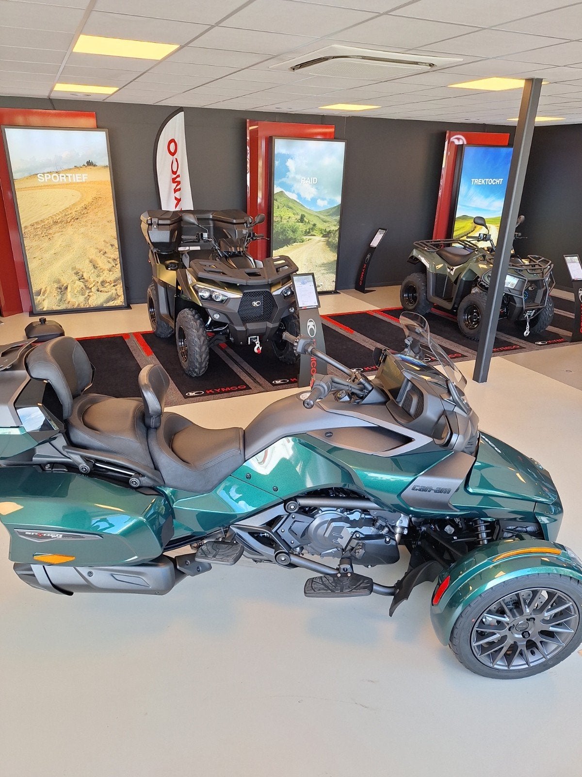 CAN-AM SPYDER F3 TOURING, SÉRIE SPÉCIALE 2025, Plus de 35 kW, 3 cylindres, 1330 cm³