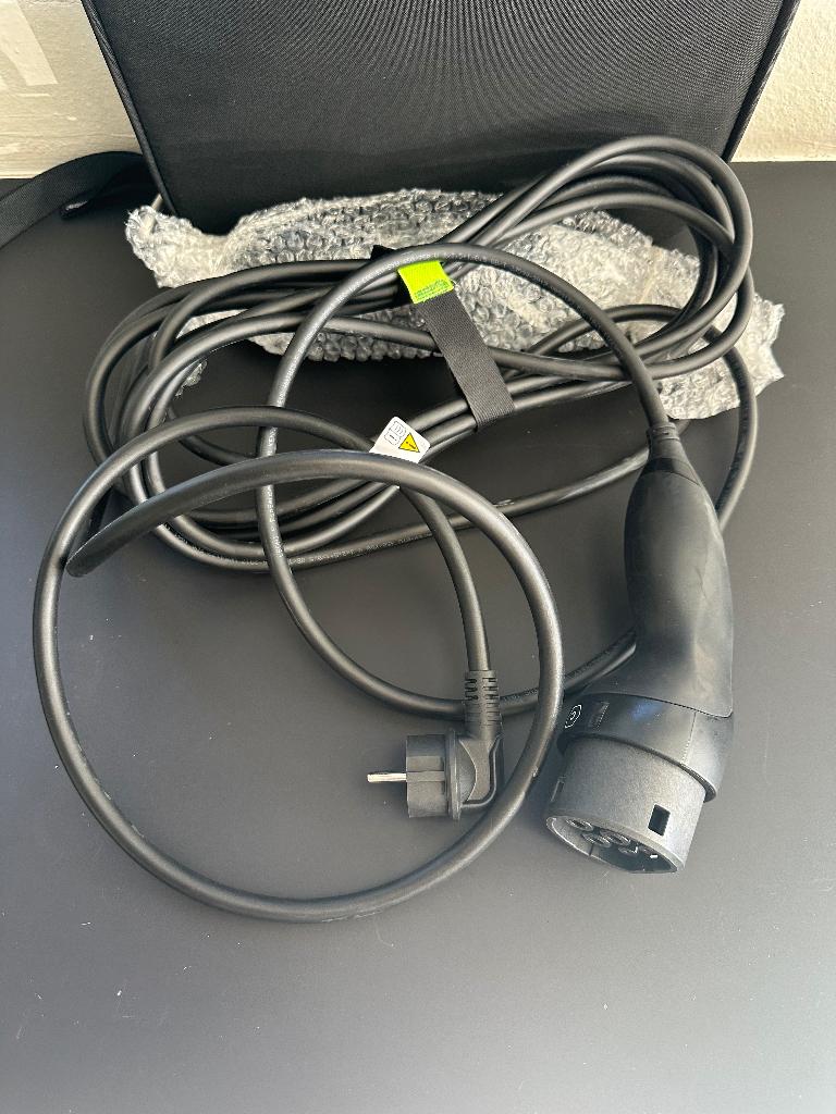 Mercedes - Chargeur de maison - NEUF!, Télécoms, Chargeurs de voiture, Enlèvement, Neuf