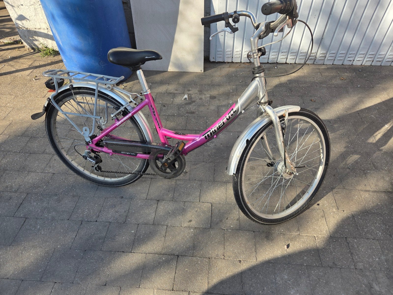 meisjes fiets, Ophalen