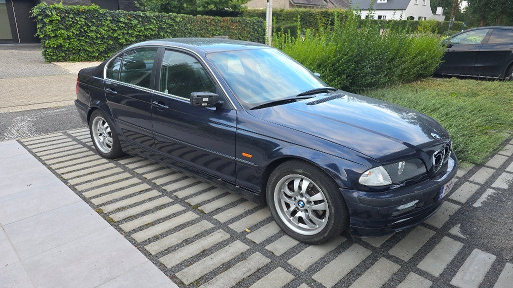 BMW 323i E46 – 121.000 km – Car-Pass – goed onderhouden, Auto's, 4 deurs, Achterwielaandrijving, Zwart, Blauw