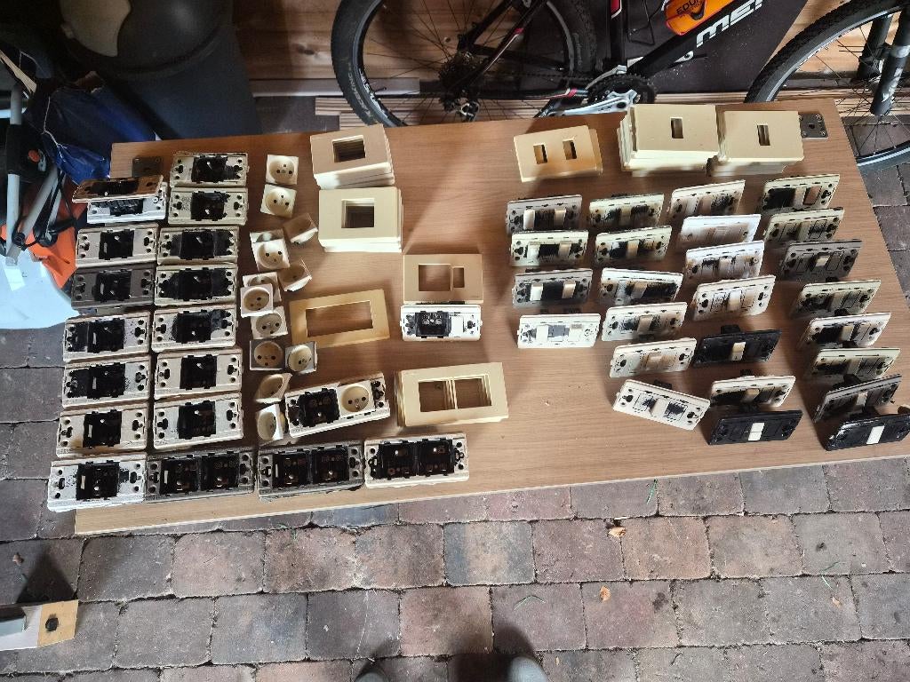 Elektriciteit, Doe-het-zelf en Bouw, Ophalen, Gebruikt, Schakelaar