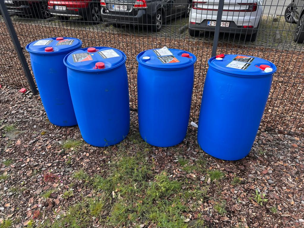 Futs vides 200l, 150 litres ou plus, Enlèvement, Comme neuf