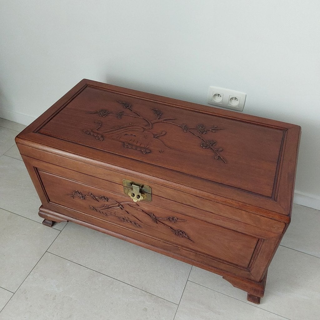 Oosterse massief houten kast met messing slot, Huis en Inrichting, Ophalen, Zo goed als nieuw