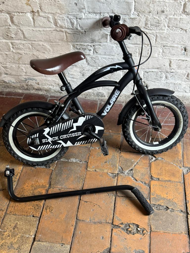 VOLARE BLACK CRUISER 12 inch fiets in nieuwstaat., Fietsen en Brommers, Ophalen, Zo goed als nieuw