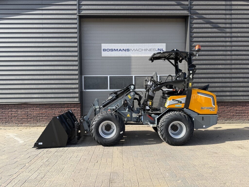 Giant G2700 X-TRA HD + minishovel prijs vriendelijk €725 L, Tobroco, Info@tobroco.nl, Sprendlingenstraat 57
5061 KM  Oisterwijk