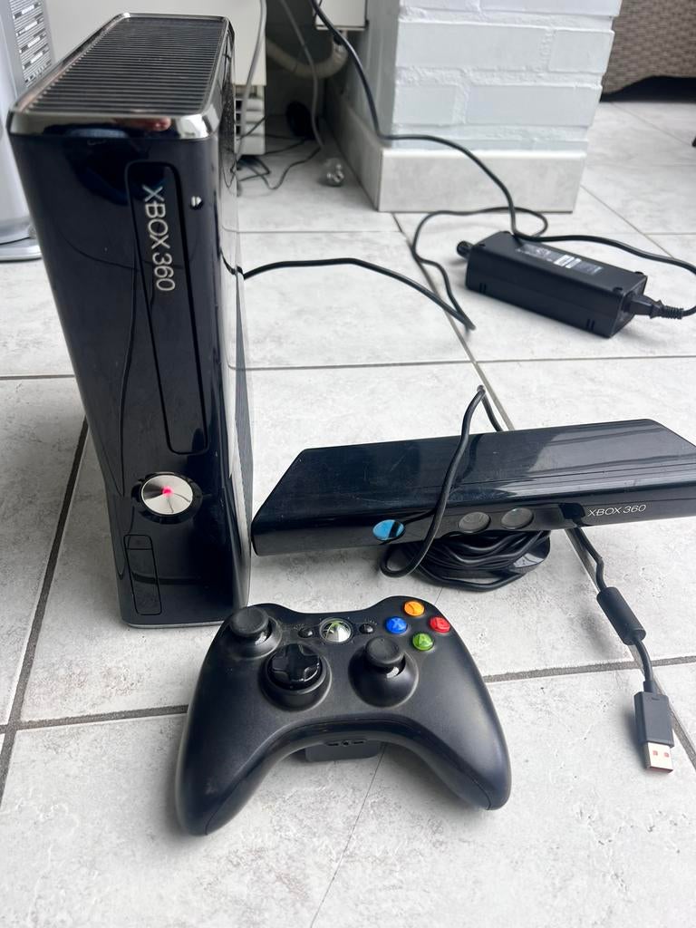 Xbox 360 met kinect camera, Enlèvement, Ne fonctionne pas, Avec 1 manette, Avec kinect