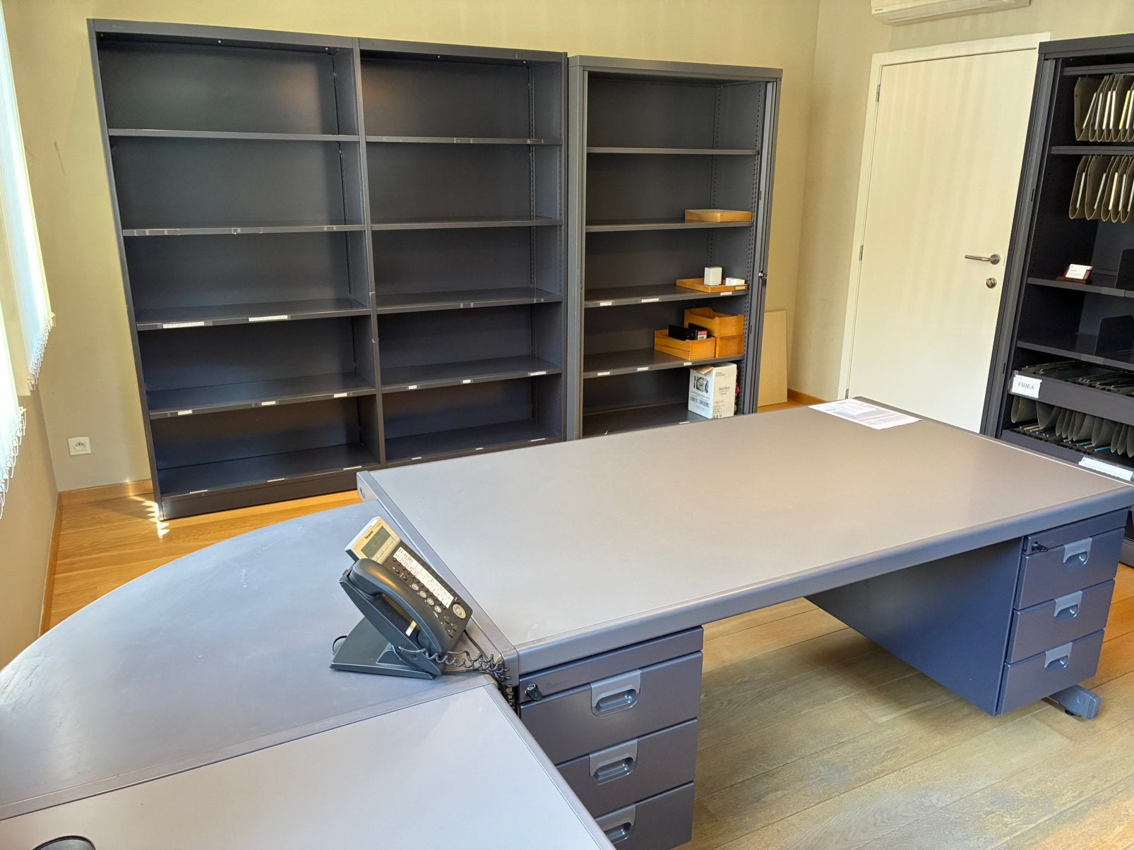 Mobilier de bureau - MEWAF - gris, Enlèvement, Utilisé, Bureau