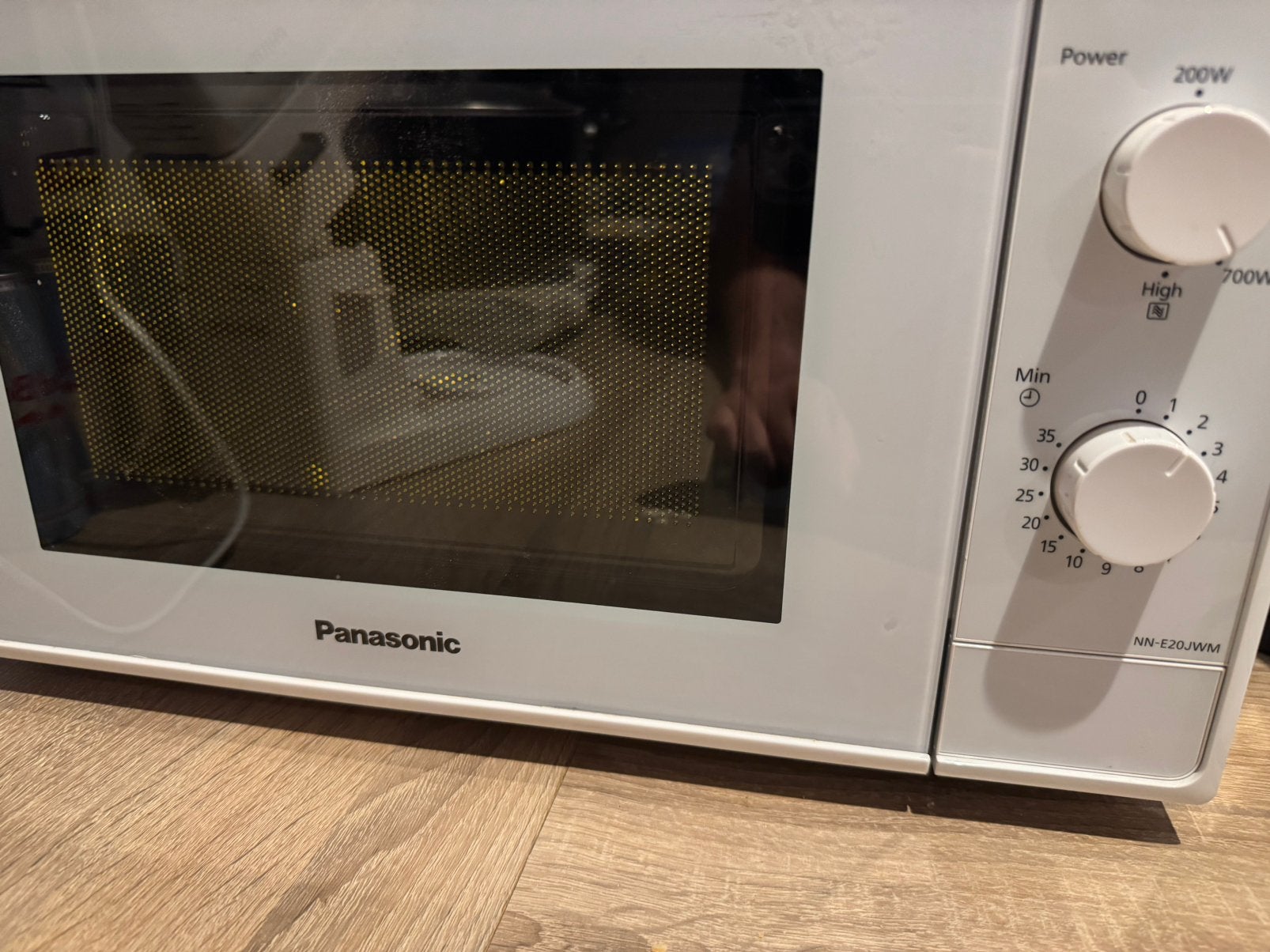 Micro-ondes Panasonic 700W – Très bon état, Elektronische apparatuur, Microgolfovens, Ophalen, Zo goed als nieuw, Oven, Microgolfoven