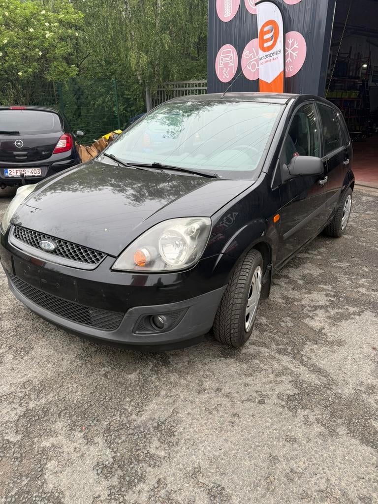 Ford fiesta 2006 160000 km 1,3 essence, Auto's, Voorwielaandrijving, 1299 cc, Zwart, 4 cilinders