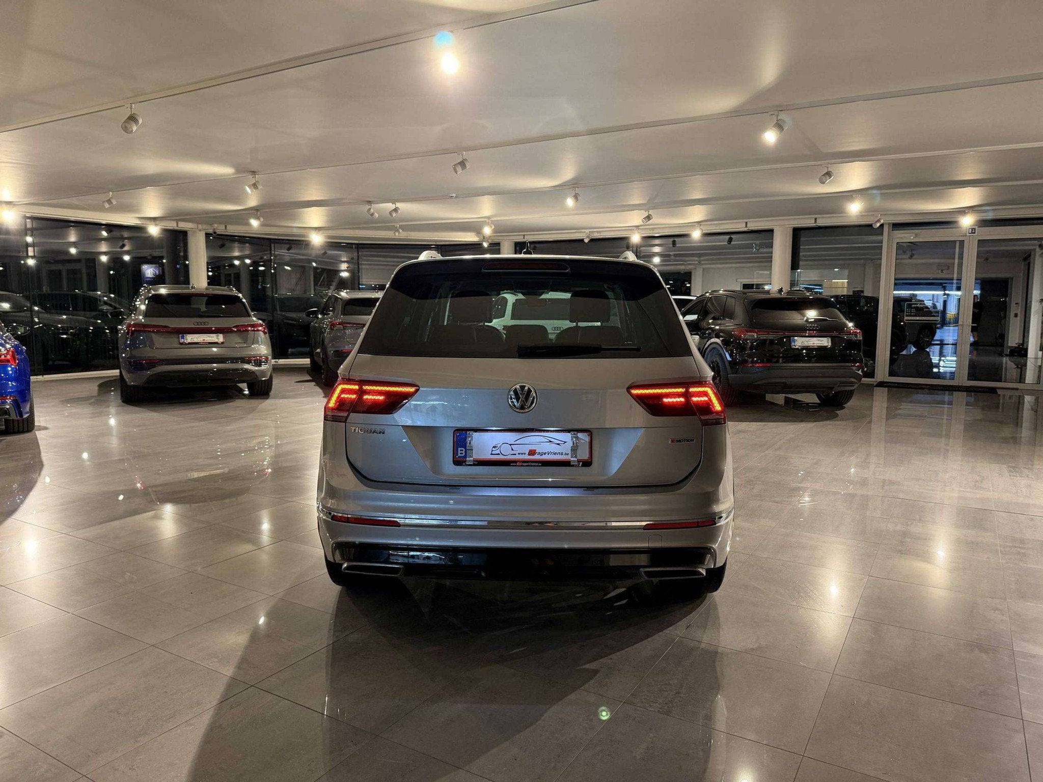 Volkswagen Tiguan 2.0 TSI 220PK 4MOTION * R-LINE * INDUVIDUA, Autos, Cuir, Achat, Euro 6, Autres carburants