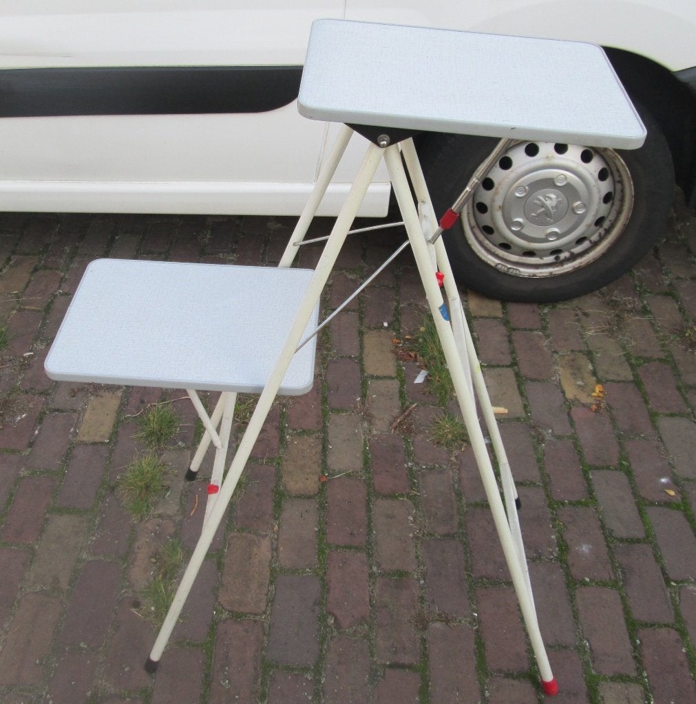 Belle table de projection rétro en métal et bois, Enlèvement ou Envoi, Maison et Meubles