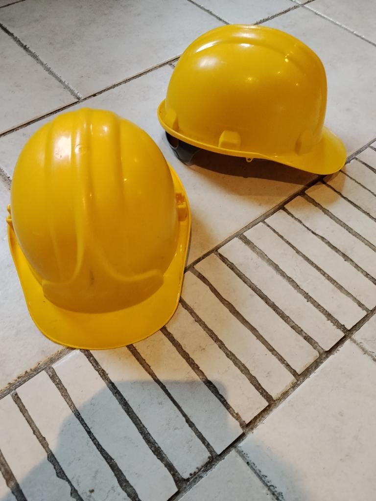 Deux casques de chantier sécurité, Bricolage & Construction, Enlèvement, Avec visière, Comme neuf