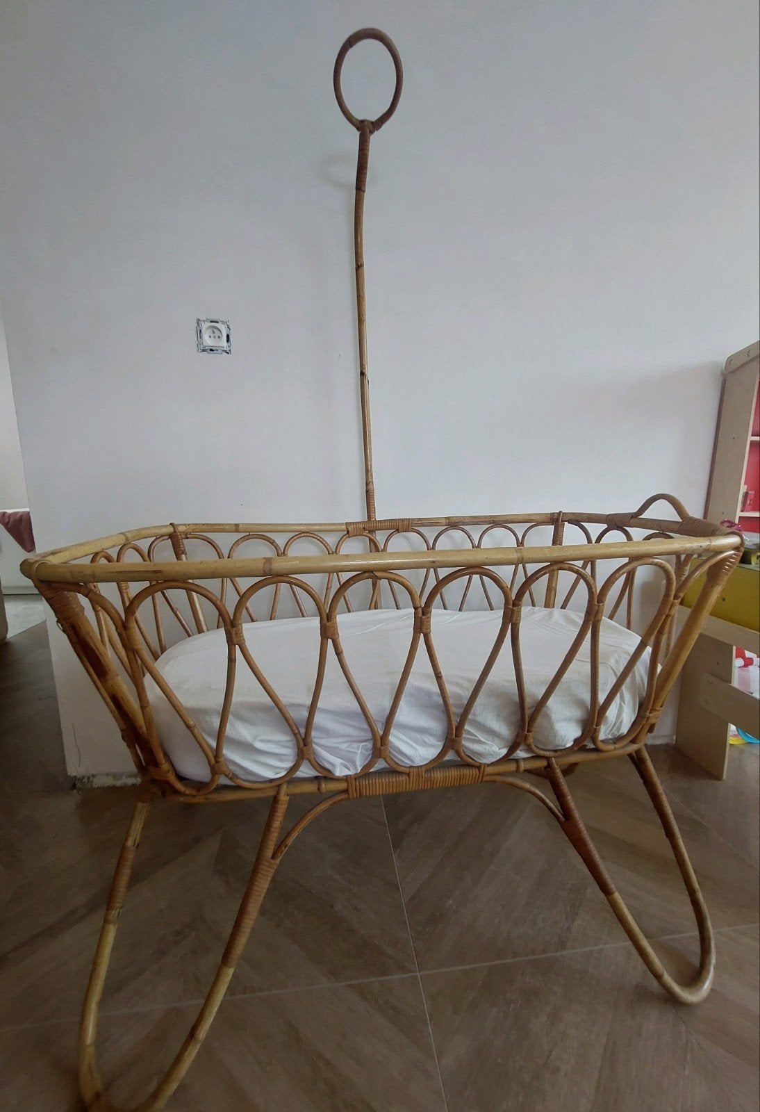 Vintage rotan wieg met nieuwe op maat gemaakte matras, Ophalen, Zo goed als nieuw, Wieg
