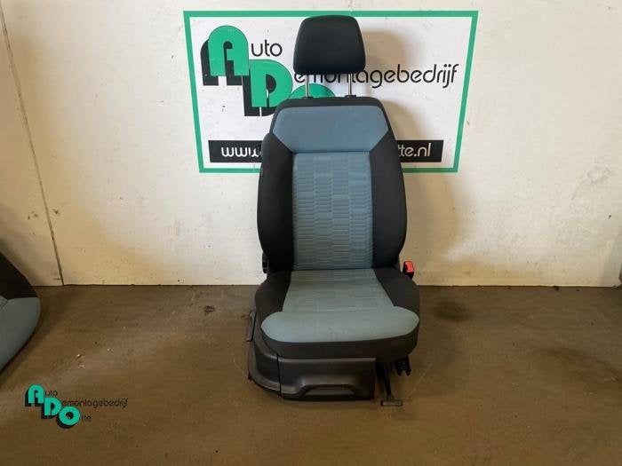 Stoel rechts van een Volkswagen Polo (Polo 09-), Auto-onderdelen, Interieur en Bekleding, Volkswagen, Gebruikt, 3 maanden garantie