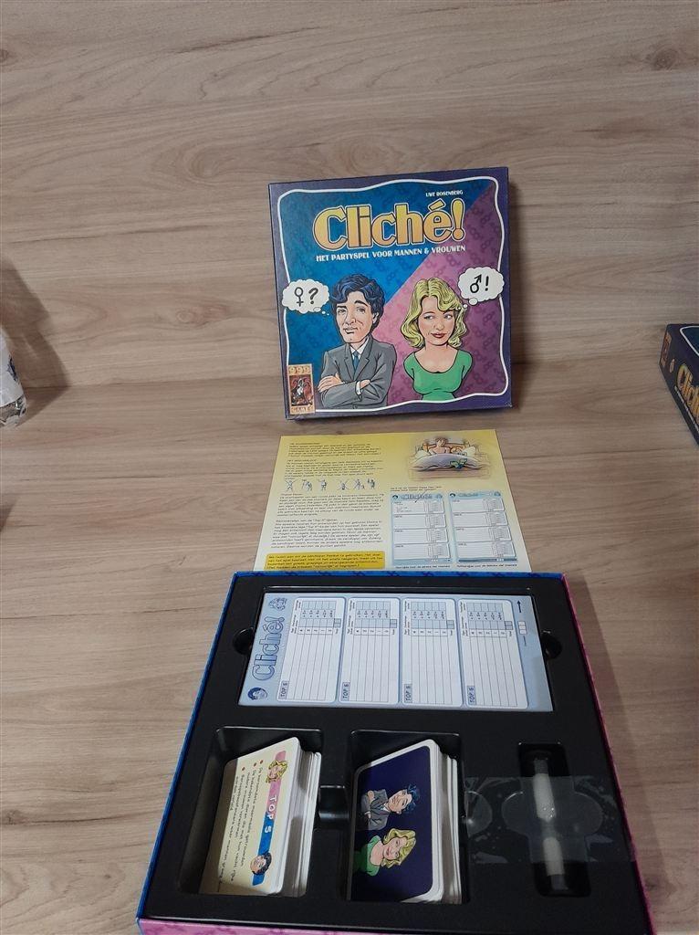 Cliche - 999 games - s1477, Hobby en Vrije tijd, Verzenden, Zo goed als nieuw