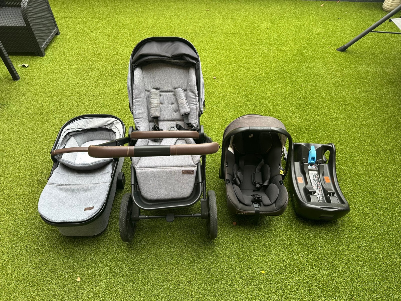 Qute 3in1 Kinderwagen Set+Joie Signature Autostoeltje & Base, Kinderen en Baby's, Kinderwagens en Combinaties, Ophalen, Zo goed als nieuw