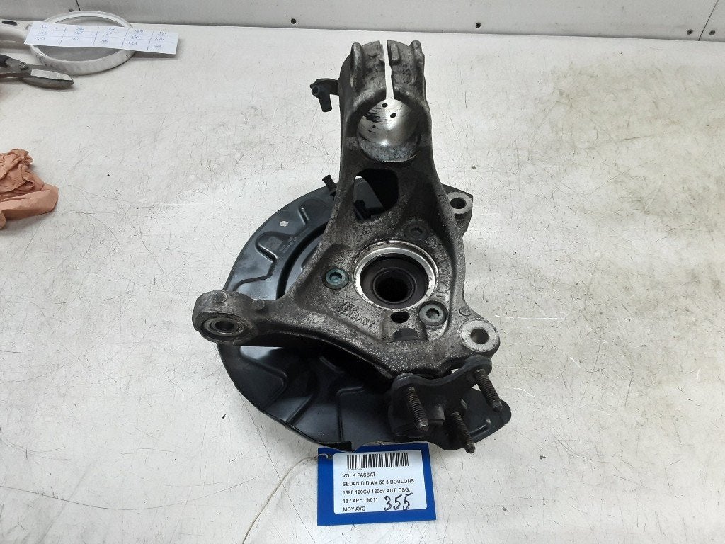 MOYEU DE ROUE AVANT GAUCHE Passat (3G2) (5Q0407257A), Autos : Pièces & Accessoires, Utilisé, Volkswagen