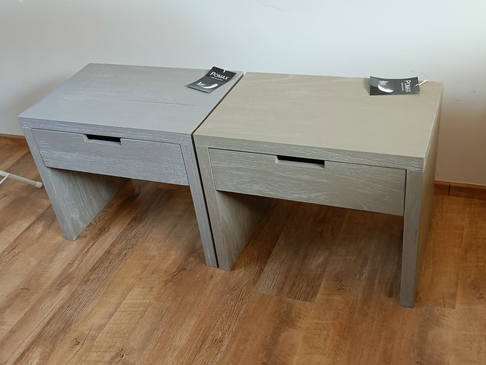 Twee nachtkastjes Pomax 40x50x60 kleur Taupe, Enlèvement