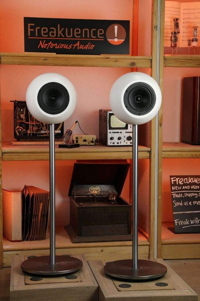Elipson Planet L (x2) op stands! TRADE.INRUIL? Kom langs., Audio, Tv en Foto, Ophalen of Verzenden, Zo goed als nieuw, 60 tot 120 watt