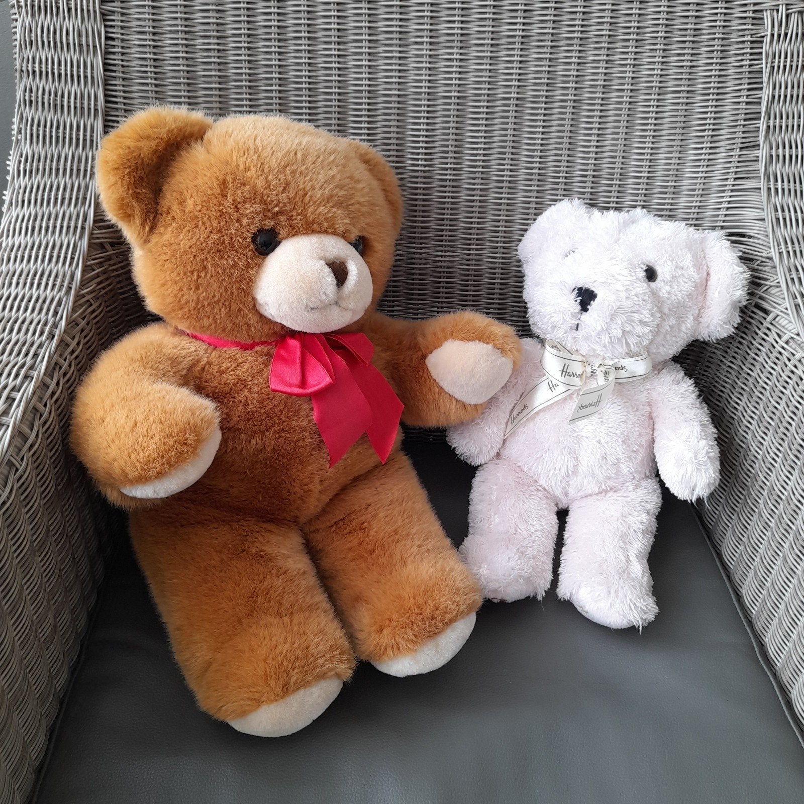 2 mooie beren Harrods.  ( lot), Ophalen of Verzenden, Stoffen beer