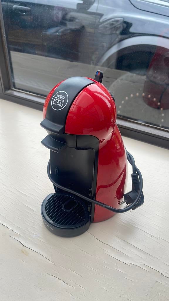 Rode Dolce gusto, Elektronische apparatuur, Koffiezetapparaten, Ophalen, Gebruikt, Koffiemachine, 2 tot 4 kopjes