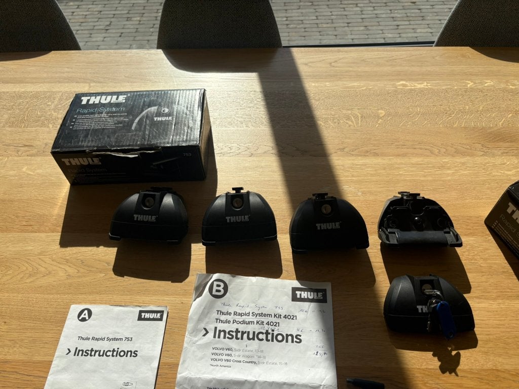 Thule Rapid system dakdragers - 4 voeten en  kit VOLVO V60, Auto-onderdelen, Ophalen of Verzenden, Gebruikt, Volvo