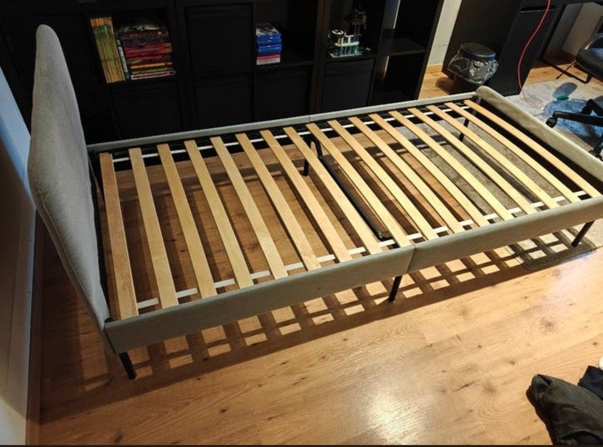 Enkel bed gestoffeerd grijs
Goede Traagschuim matras 90x200, Huis en Inrichting, Slaapkamer | Bedden, Ophalen, Grijs