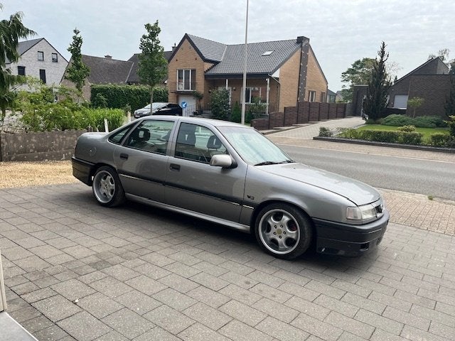 Opel Vectra V6 2.5i *Ancetre* Automatique* Dépôt*, Autos, Opel, Cuir, Argent ou Gris, Achat, 4 portes