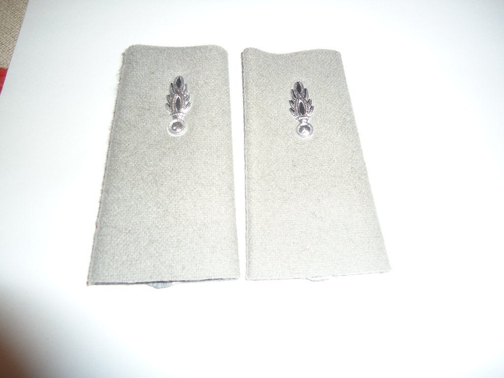 ancien grade gd gris, Collections, Enlèvement ou Envoi, Gendarmerie, Emblème ou Badge