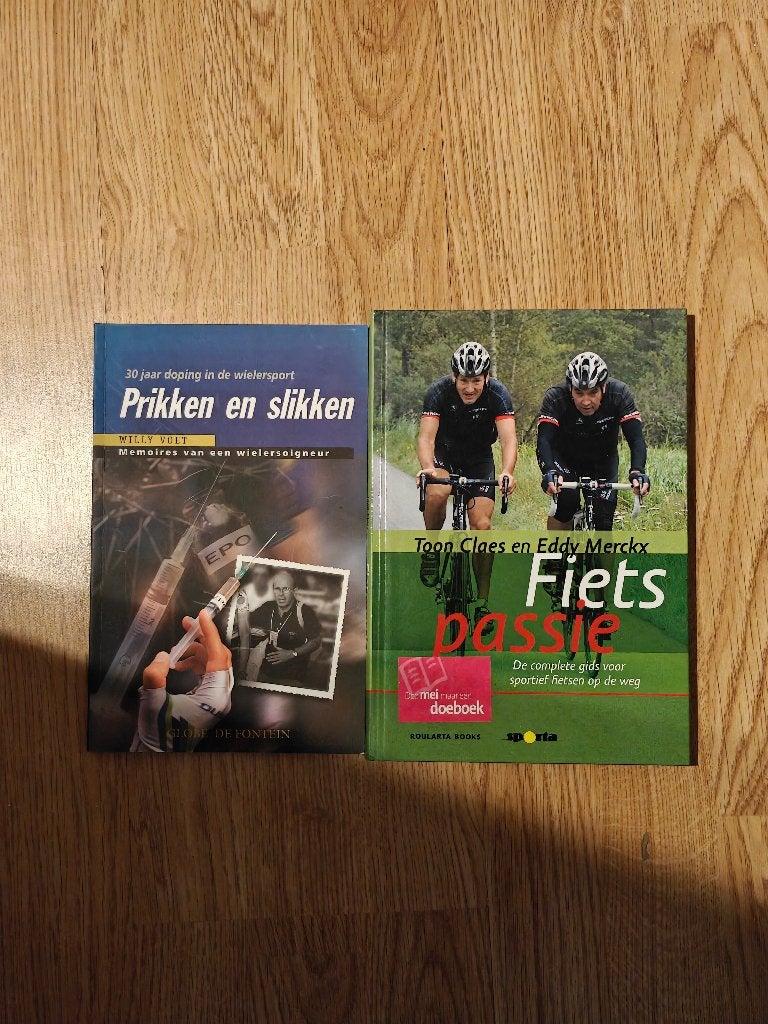 boeken Wielrennen, Boeken, Toon claes en Eddy Merckx, Lopen en Fietsen, Ophalen, Gelezen