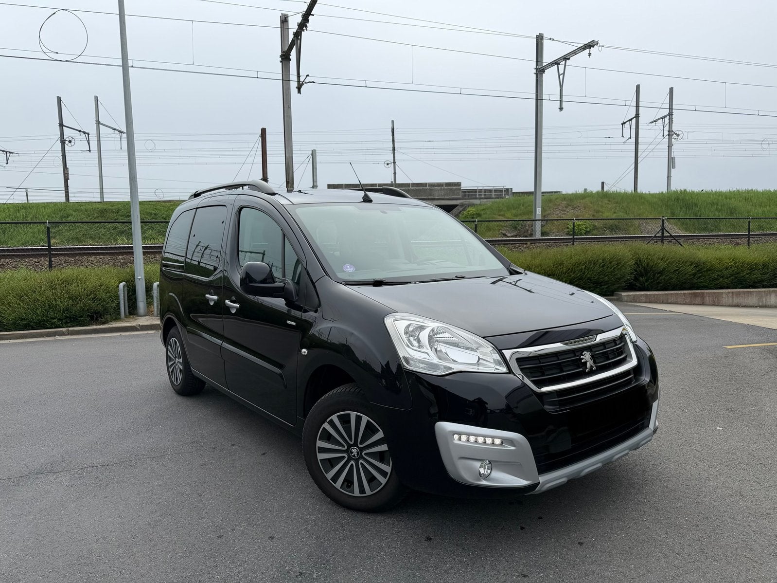 Peugeot Partner Tepee 2018, Style, Auto's, Dealer onderhouden, Zwart, Handgeschakeld, 5 deurs