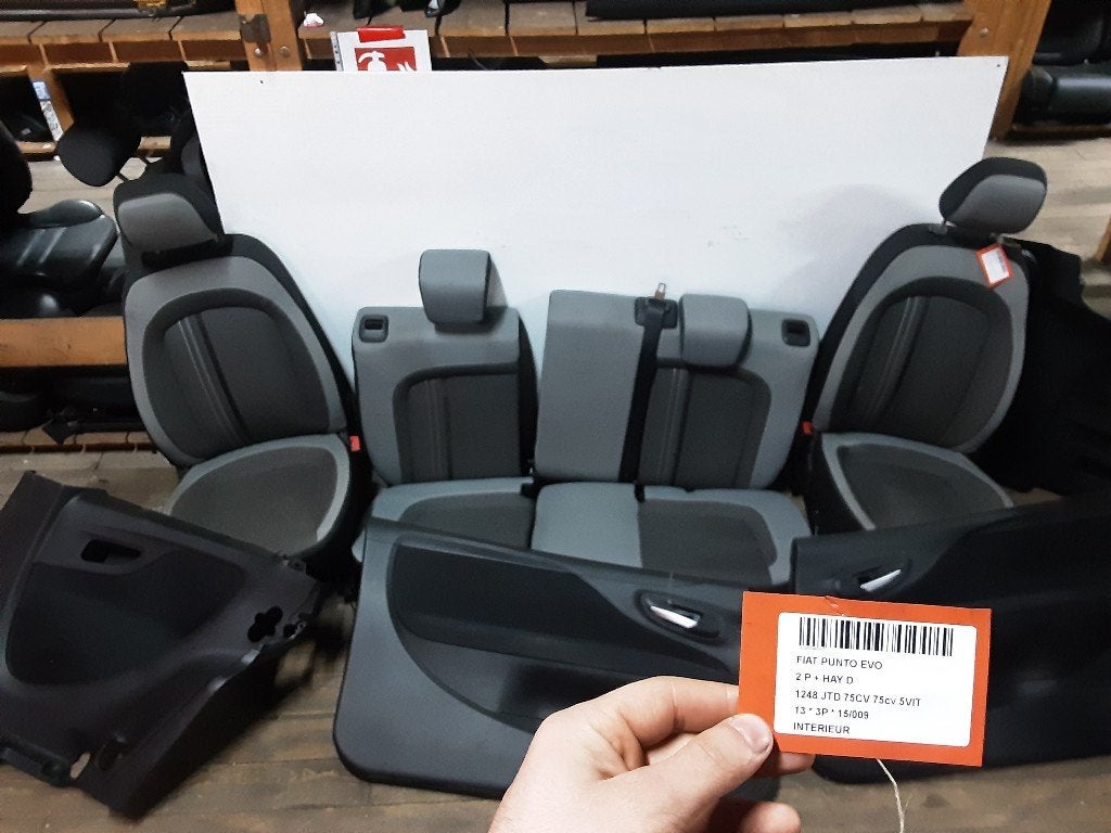 INTERIEUR COMPLET Fiat Punto Evo (199) (07-2008/02-2012), Mevr. I. Hauben, Utilisé, Fiat, Rue de l'Espoir 34 34
4030  GRIVEGNÉE, BE